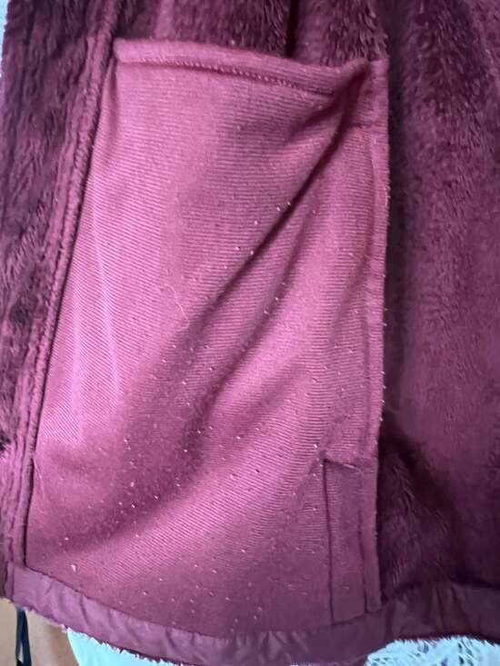 The North Face Women's Osito Full Zip Fleece Jacket in Cordovan - Picture 9 of 11